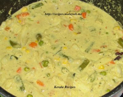 Mixed Vegeatble Khurma being cooked